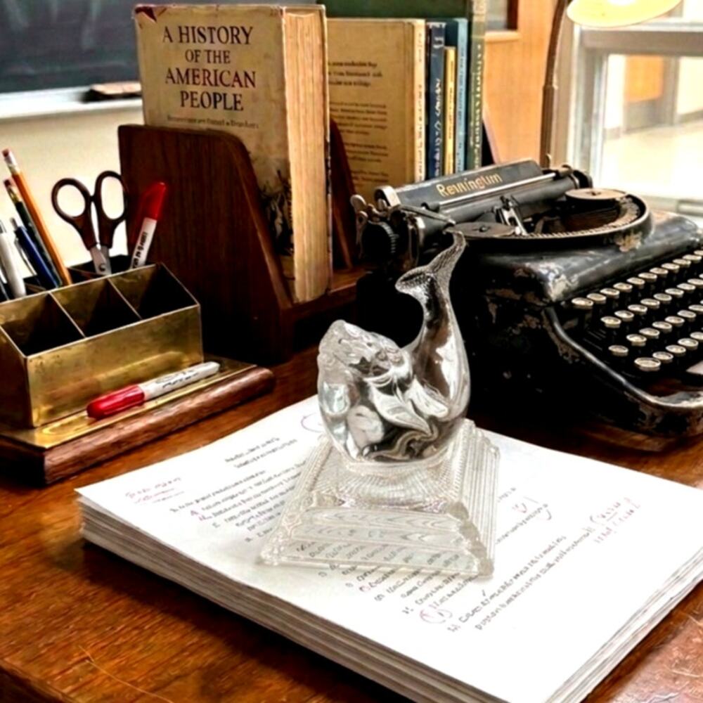 Vintage Towle Full Lead Crystal Seal figurine paperweight clear crystal base